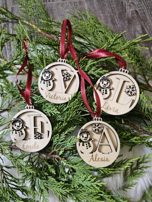 Boule de Noël en bois lettre