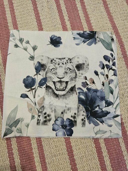 DESTOCKAGE - PROTEGE CARNET DE SANTE - Lion 