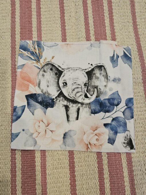 DESTOCKAGE - PROTEGE CARNET DE SANTE - Eléphant