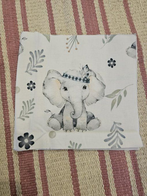 DESTOCKAGE - PROTEGE CARNET DE SANTE - Eléphant