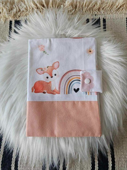 FIN DE STOCK - Protège Carnet de Santé - Biche Arc en ciel