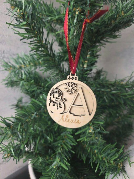 Boule de Noël en bois lettre