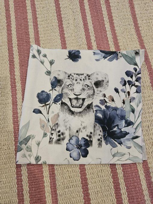 DESTOCKAGE - PROTEGE CARNET DE SANTE - Lion